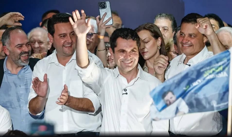 Alexandre Curi se consolida na disputa pelo Senado — mas o eleitor ainda não decidiu