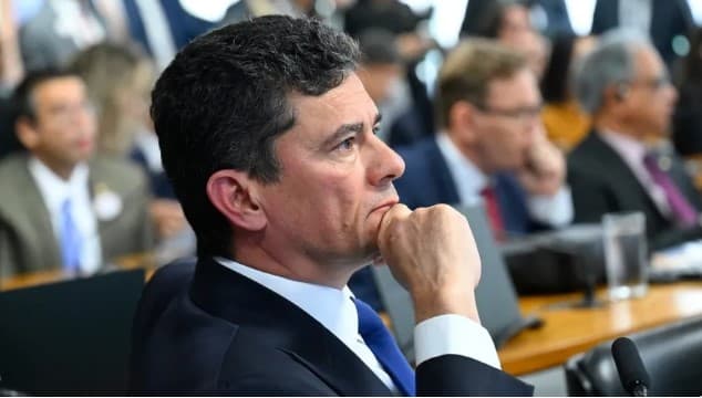 Pesquisa: Moro é o segundo mais rejeitado para o governo e a maioria dos paranaenses ainda não decidiu em quem votar